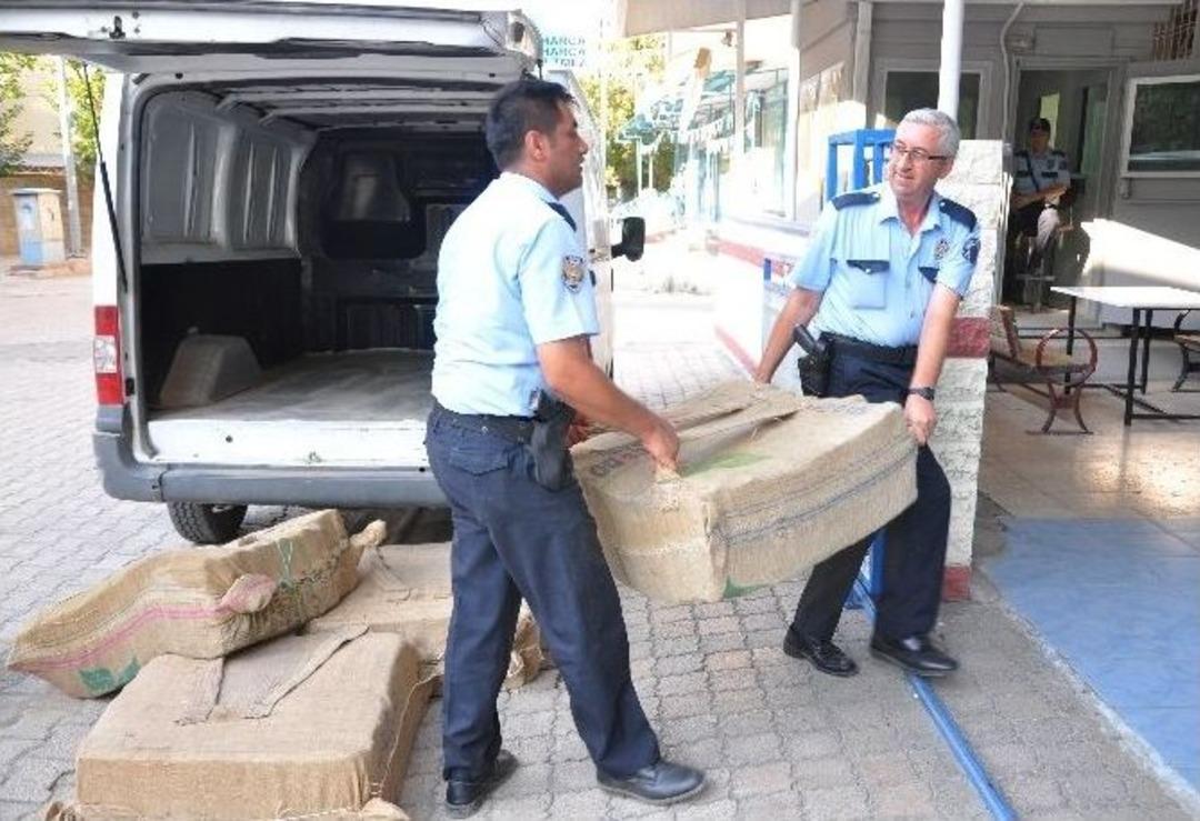 &Ccedil;uvallara Gizlenmiş Ka&ccedil;ak Sigara Ele Ge&ccedil;irildi