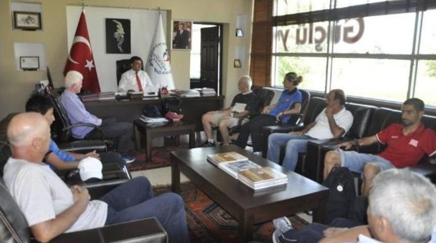 G&ouml;rme Engelli Milli Takımı&rsquo;ndan Eskici&rsquo;ye Ziyaret