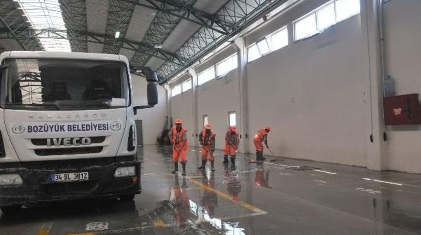 Kapalı Pazarda Tazyikli Su İle Temizlik