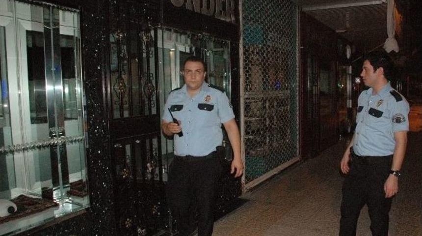 Kuyumcu Alarmı Polisi Harekete Ge&ccedil;irdi