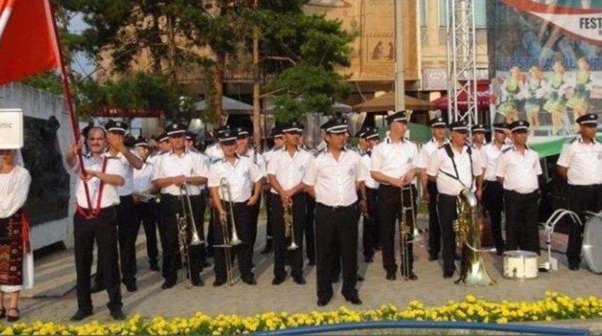Edirne Belediye Bandosu Romanya&rsquo;daydı