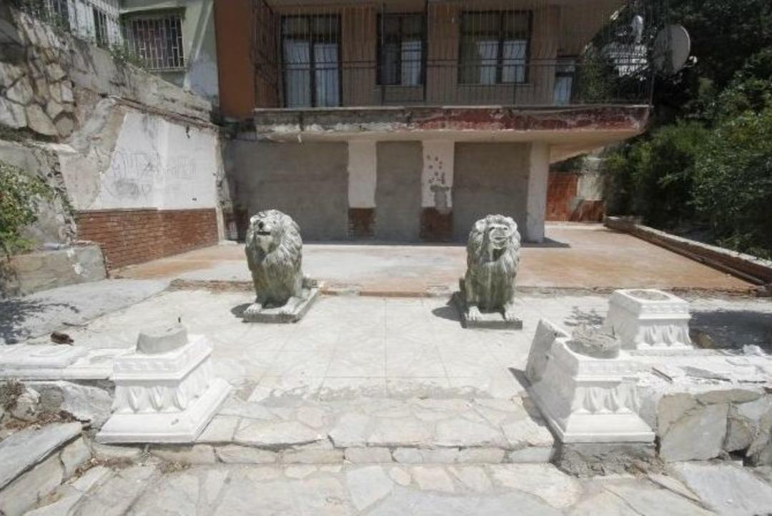 Konak Belediyesi "zeki M&uuml;ren Parkı"na Sahıp &Ccedil;ıktı