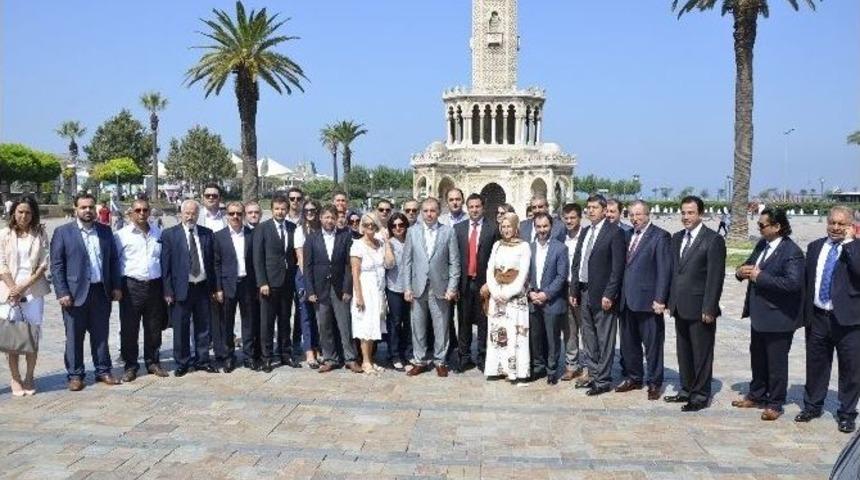 Ak Parti İzmir Y&uuml;r&uuml;tme Kurulu Belli Oldu