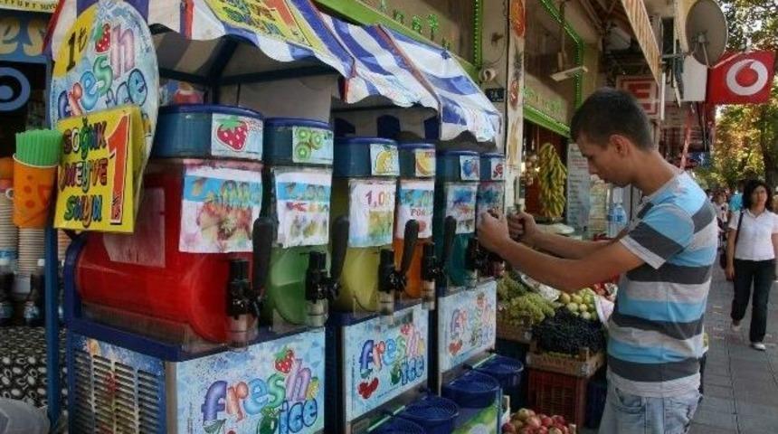 Afyonkarahisar&rsquo;da Mevsimin En Sıcak G&uuml;nleri Yaşanıyor