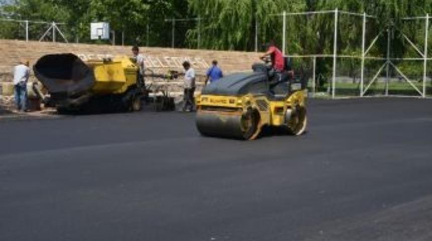 Tepebaşı&rsquo;nın Parkları Spor Alanlarıyla Zenginleşiyor