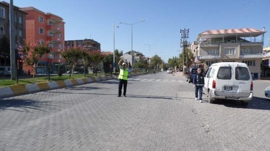 G&ouml;lbaşıda Trafik Uygulamaları Devam Ediyor