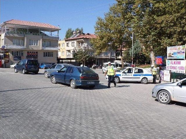 Gölbaşıda Trafik Uygulamaları Devam Ediyor