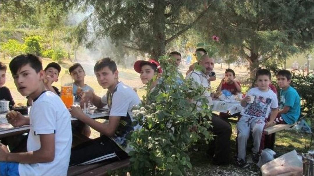 Yaz Kur&rsquo;an Kursu &Ouml;ğrencileri Piknikte Buluştu
