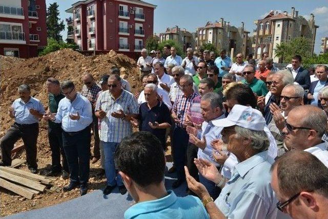 Başkan Böcek Çocuk Kreşinin Startını Verdi