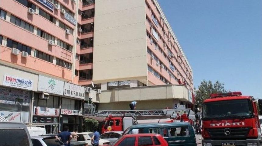 Konya&rsquo;da İş Merkezinde Yangın Paniği