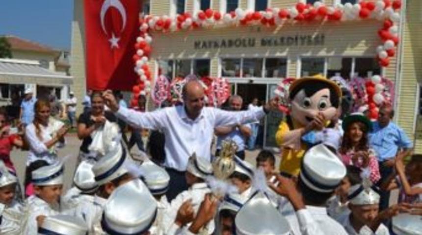 Ay&ccedil;i&ccedil;ek Festivalinde 44 &Ccedil;ocuk S&uuml;nnet Oldu