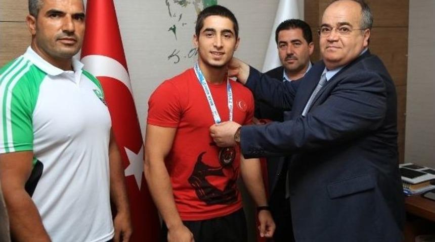 Şehitkamil&rsquo;in Bilek&ccedil;ilerinden B&uuml;y&uuml;k Başarı