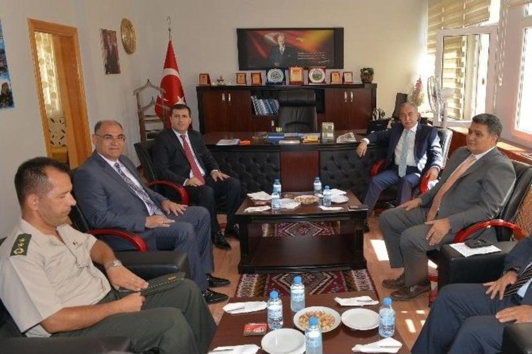 Vali Mustafa B&uuml;y&uuml;k Pozantı&rsquo;da