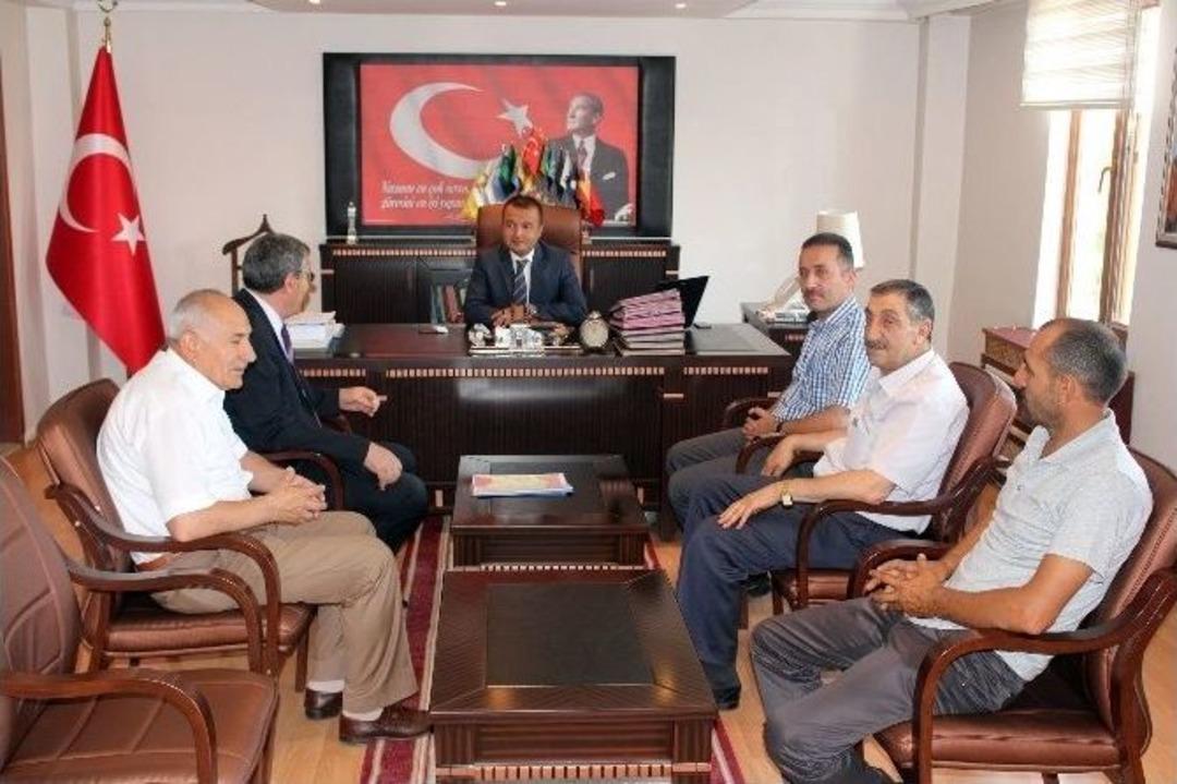 Ağrı Milli Eğitim M&uuml;d&uuml;r&uuml; Dursun Tutak İl&ccedil;esindeki Okul İnşaatlarını İnceledi