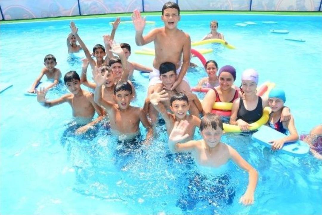&Ccedil;ocukların Havuz Sevinci