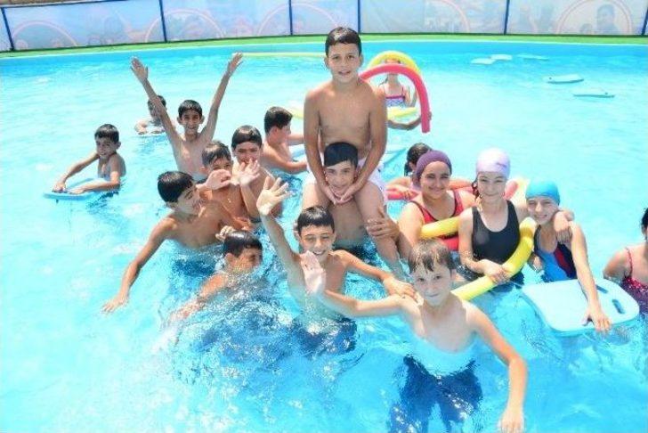 Çocukların Havuz Sevinci G1