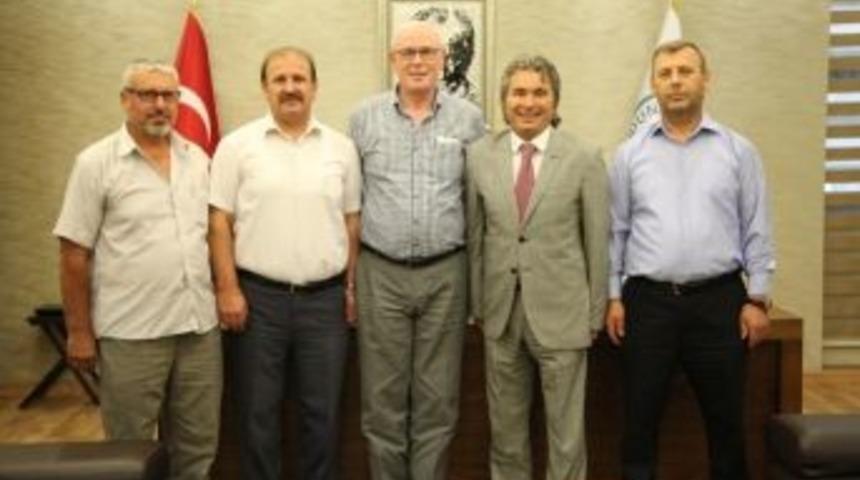 Başkan Kurt Esder &Uuml;yelerini Ağırladı