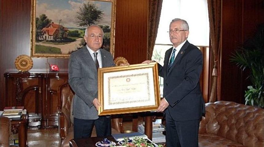 Erdoğan&rsquo;ın Cumhurbaşkanlığı İlan Edildi