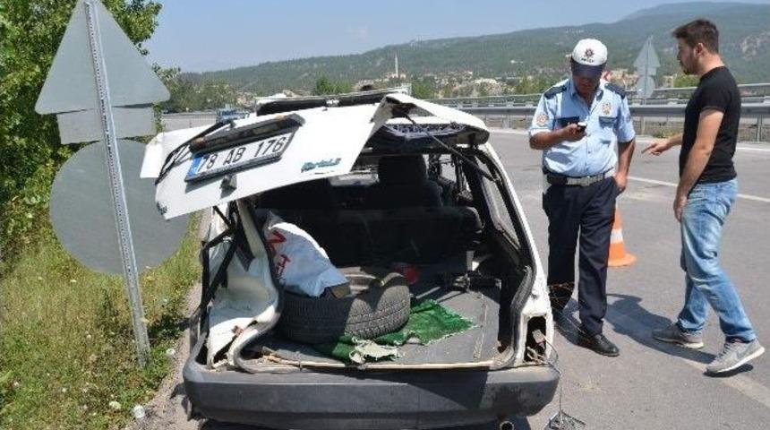Karab&uuml;k&rsquo;te Trafik Kazası: 6 Yaralı