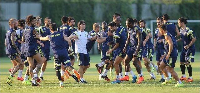 Fenerbahçe Yeni Sezon Hazırlıklarını Sürdürüyor