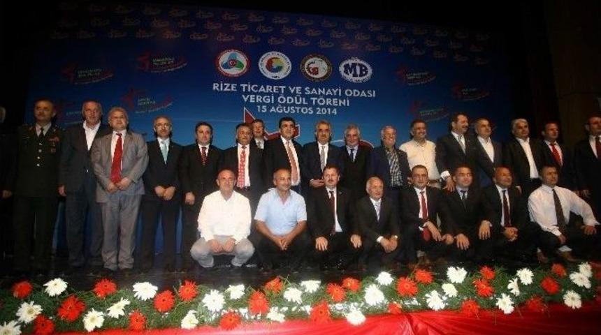 G&uuml;mr&uuml;k Ve Ticaret Bakanı Hayati Yazıcı: