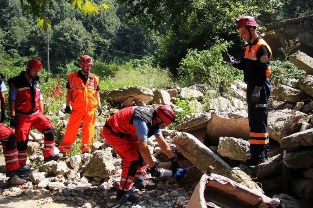 (&ouml;zel Haber) Sakarya Afad, Olası Afetlere Karşı Tedbiri Elden Bırakmıyor