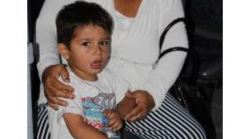 İki Yaşındaki Oğlunu Halk Otob&uuml;s&uuml;nde Unuttu