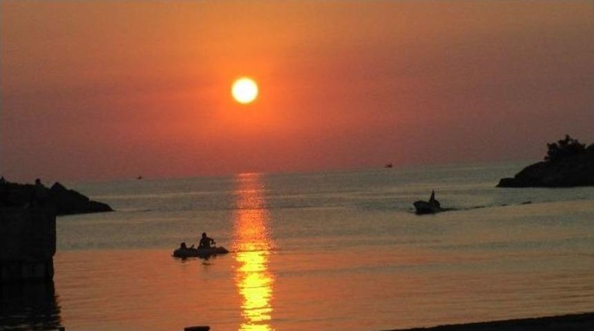 Ak&ccedil;akoca&rsquo;da Bir Yaz Akşamı G&uuml;n Batımı