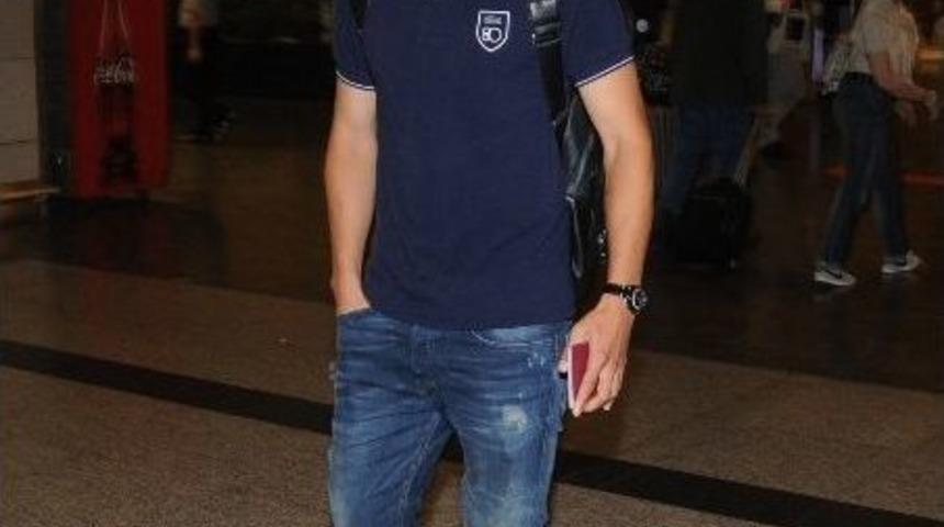 Trabzonspor&rsquo;un Yeni Transferi Mehmet Ekici İstanbul&rsquo;a Geldi