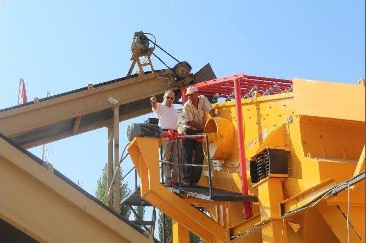 Gördes Belediyesi Kum-çakıl Ocağı Tesisini Yeniledi G1