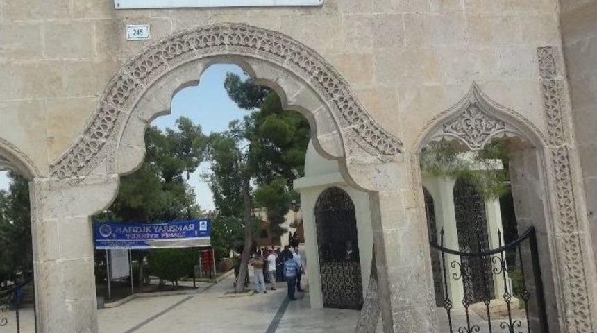 Sabır Dileyenler Bu Makama Akın Ediyor