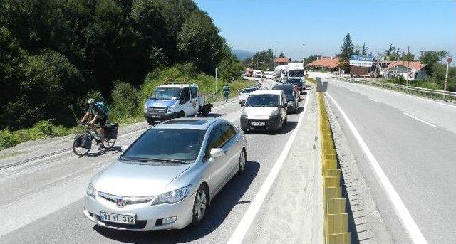 Bolu Dağında Zift Yüklü Tanker Devrildi