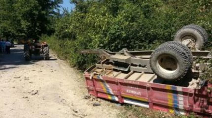 Trakt&ouml;r R&ouml;morku Devrildi: 1 &Ouml;l&uuml;