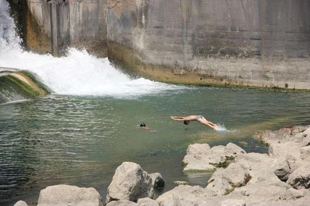 2014&rsquo;&uuml;n En Sıcak G&uuml;n&uuml;nde Adana Hayalet Kente D&ouml;nd&uuml;
