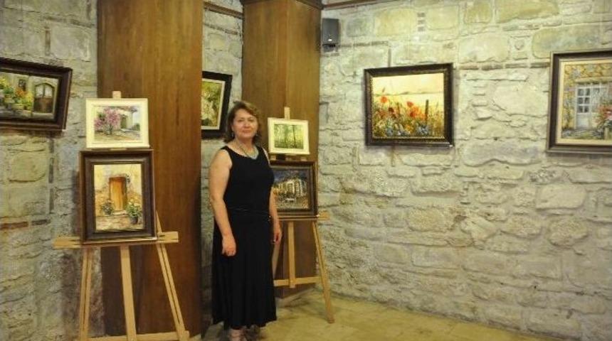 Emine T&uuml;rker, 18. Sergisini Kuşadası&rsquo;nda A&ccedil;tı
