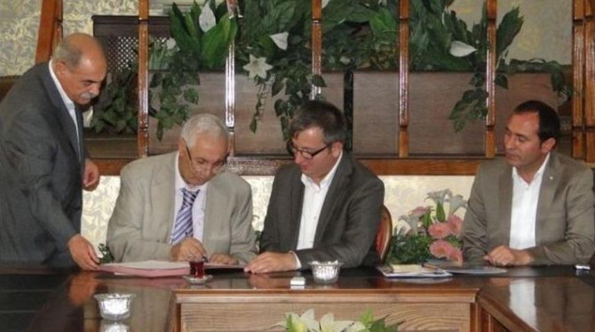 Tarihi Tren Garı Binasını Ahmed-i Hani K&uuml;t&uuml;phanesi Olarak Restore Ediliyor