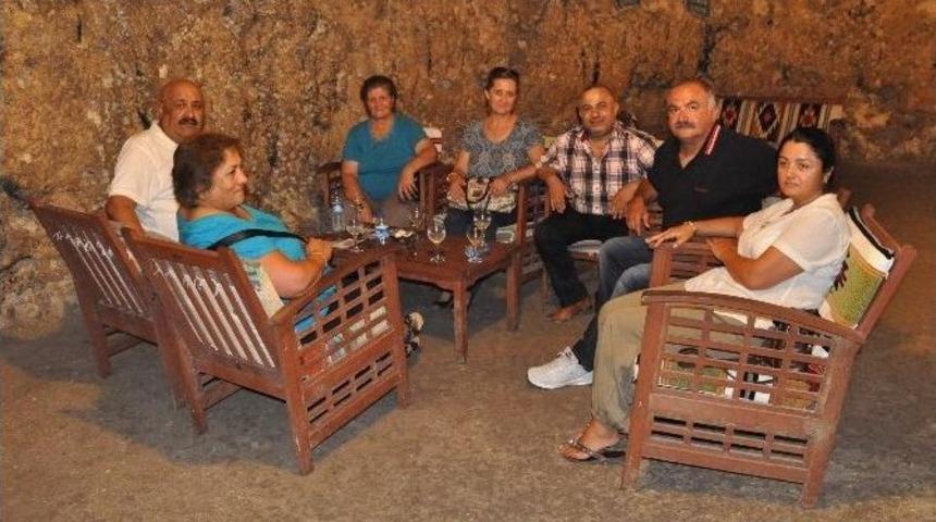 Kaleoğlu Mağarası Sıcaktan Bunalanları Ağırlıyor