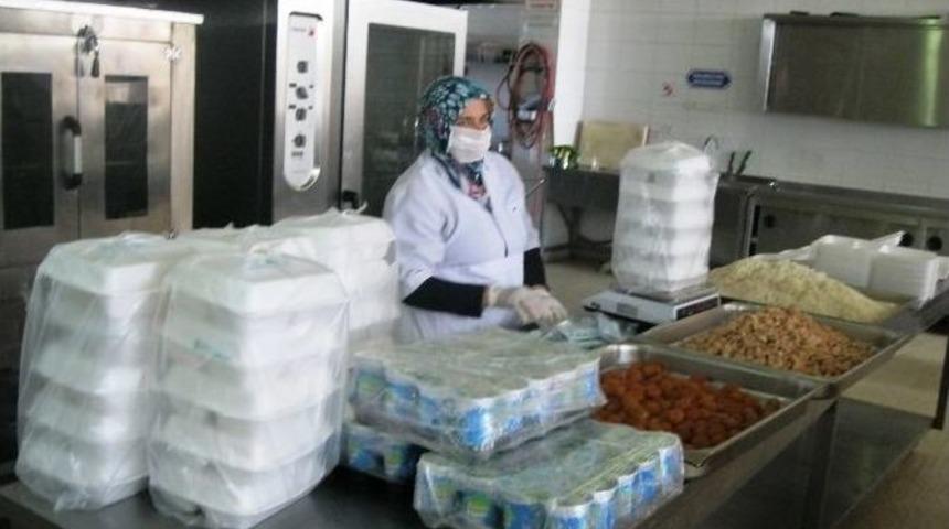 İzmit Belediyesi Acıları Paylaşıyor