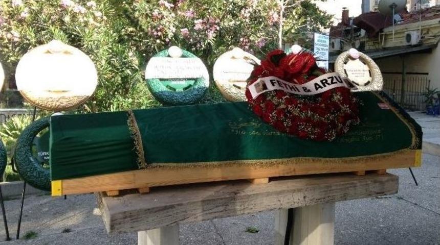 Sultan Abd&uuml;lmecid&rsquo;in Torunu Son Yolculuğuna Uğurlandı