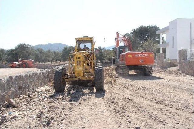 Yol Düzenleme Çalışmaları Sürüyor