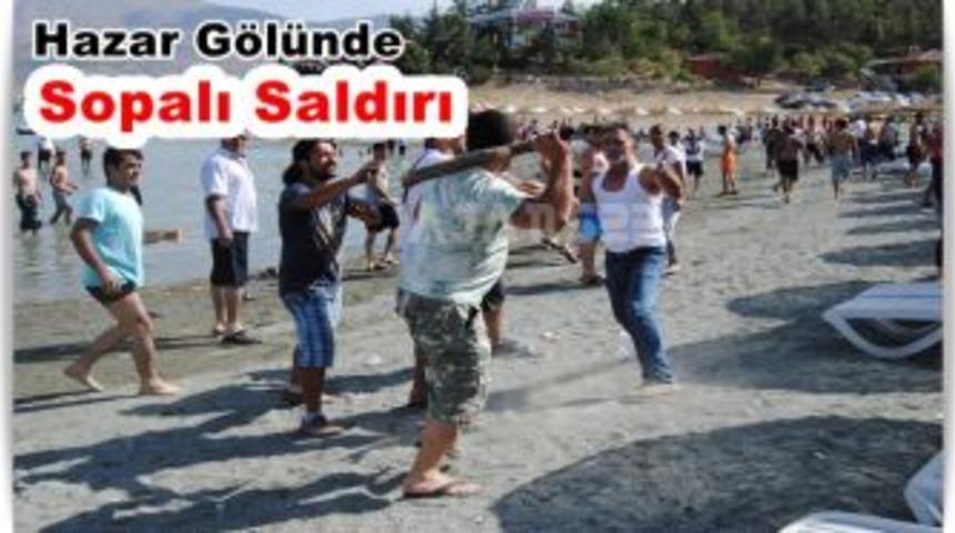 Hazar G&ouml;l&uuml;nde &Ccedil;ıkan Kavgada 4 Kişi Yaralandı