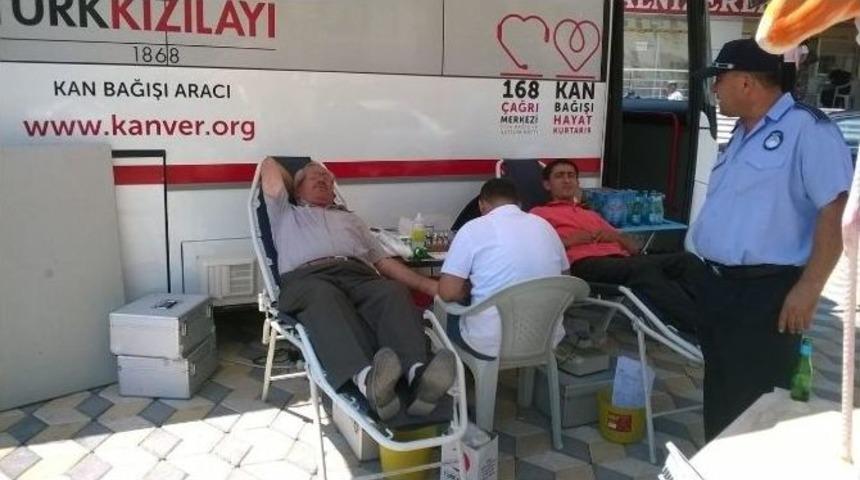 Kulululardan Kan Bağışı