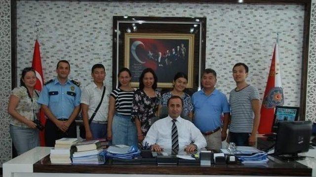Kazakistan Polis Akademisi Öğrencileri İl Emniyet Müdürü Tonbul’u Ziyaret Etti