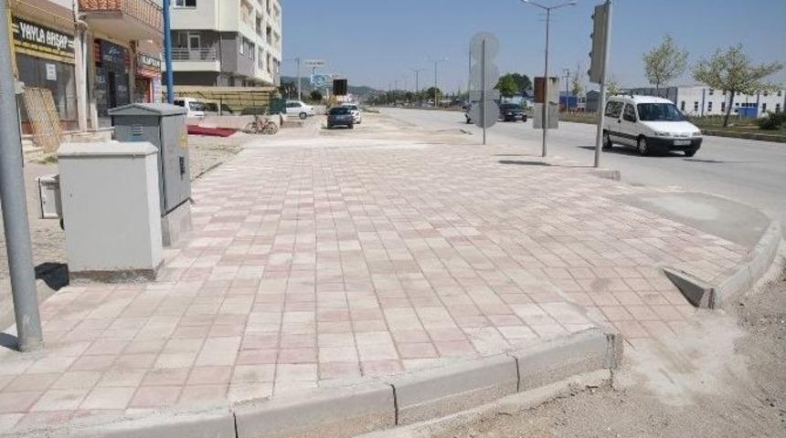 4 Eylül Mahallesi’nde Alt Yapı Ve Kaldırım Çalışması