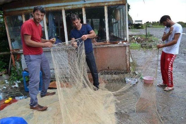 Alaplı’lı Balıkçılar Av Sezonuna Hazırlanıyor