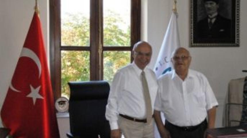 Tekirdağ Eski Milletvekili &Ouml;mer Kaharaman S&uuml;leymanpaşa Belediye Başkanı Ekrem Eşkinat&rsquo;ı Ziyaret Etti