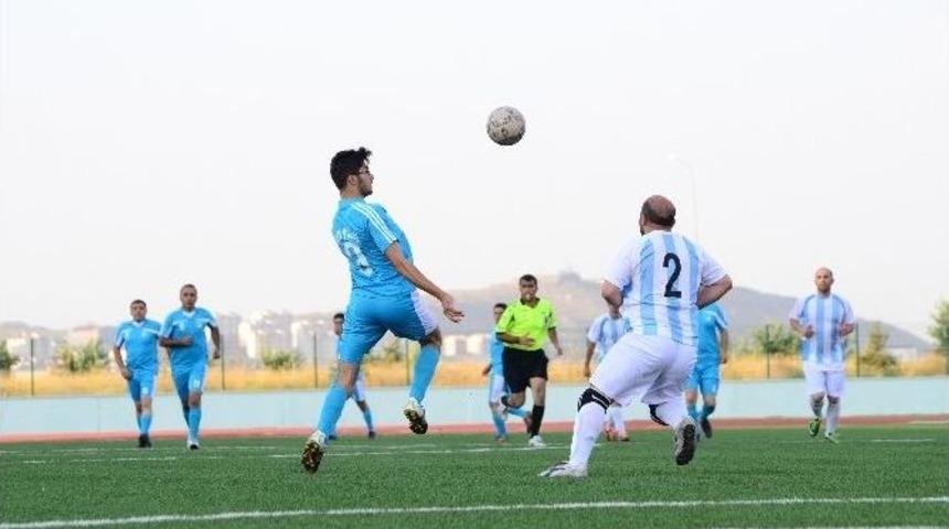 Kars’ta Kurumlar Arası Futbol Turnuvası