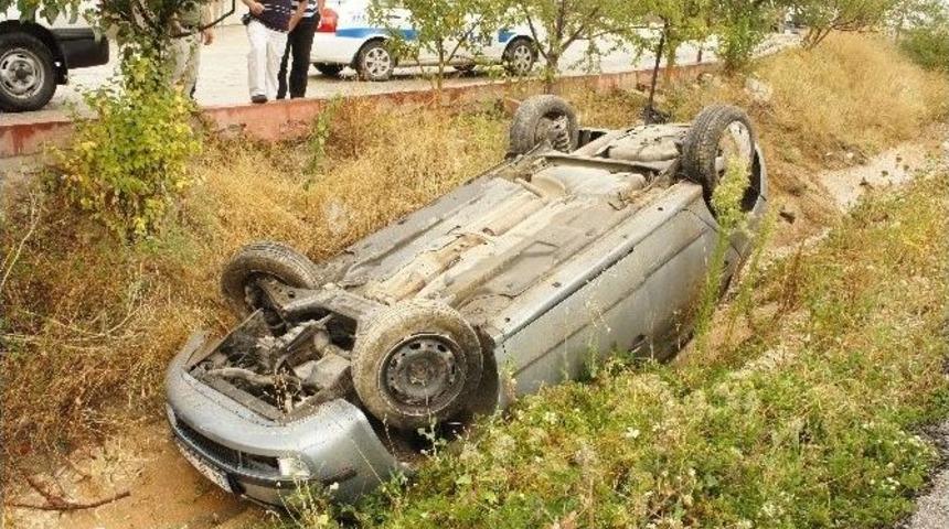 Yoldan &Ccedil;ıkan Otomobil, Takla Attı