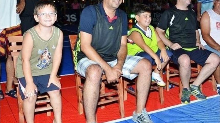 Fo&ccedil;a&rsquo;yı Gen&ccedil;ler Y&ouml;netiyor