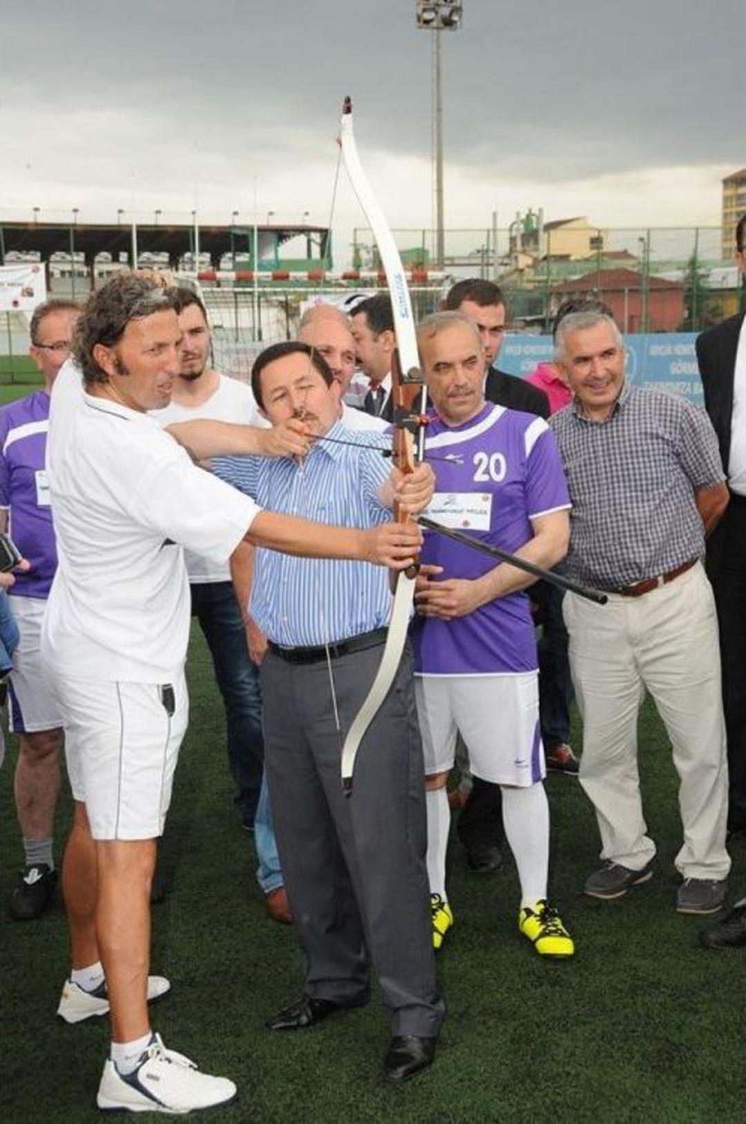 Ordu Protokol&uuml; G&ouml;rme Engelli Oldu, Futsal Oynadı